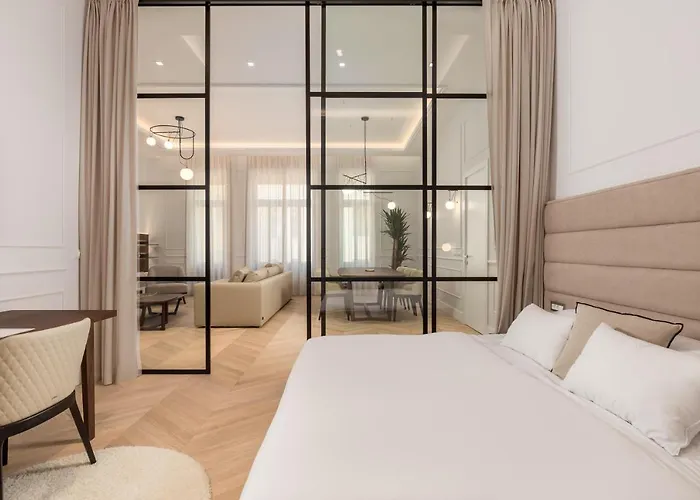 Plaza * Опатія