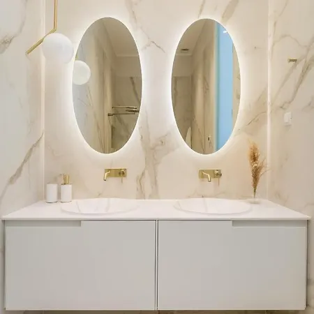 Plaza * Опатия