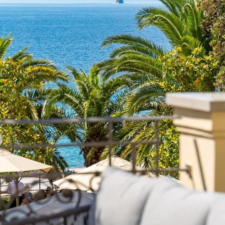 Plaza * Опатия