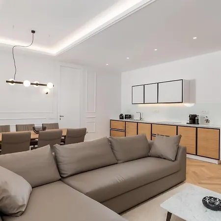 Апартаменты Plaza *